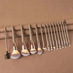 Set de 13 Brochas de Maquillaje Profesional — Mango de Colores